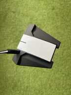 Odyssey White Hot TWELVE s putter 34”