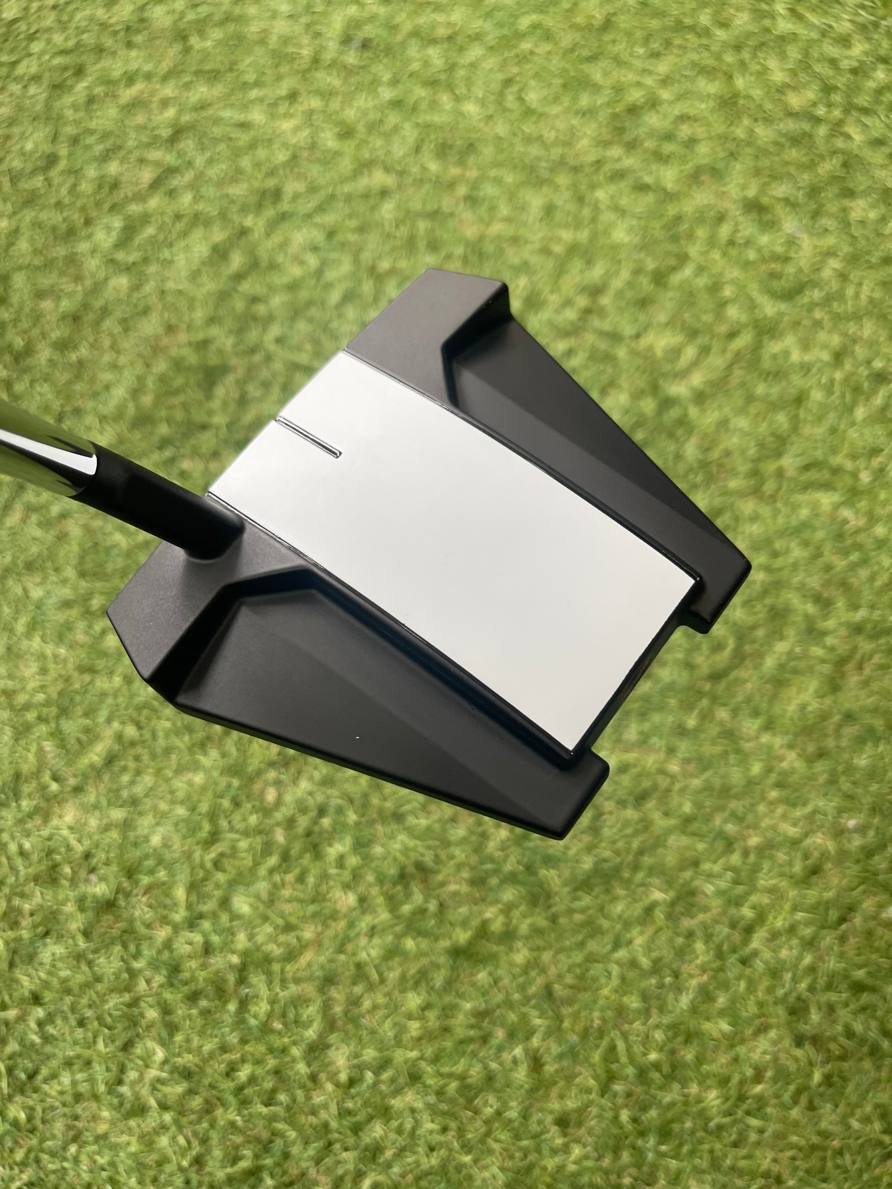 Odyssey White Hot TWELVE s putter 35”