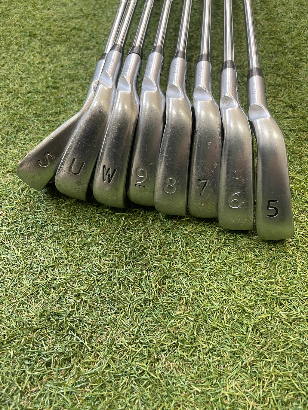 Ping i20 ijzerset 5-9,pw,gw,sw +0,5'' (rode stip_