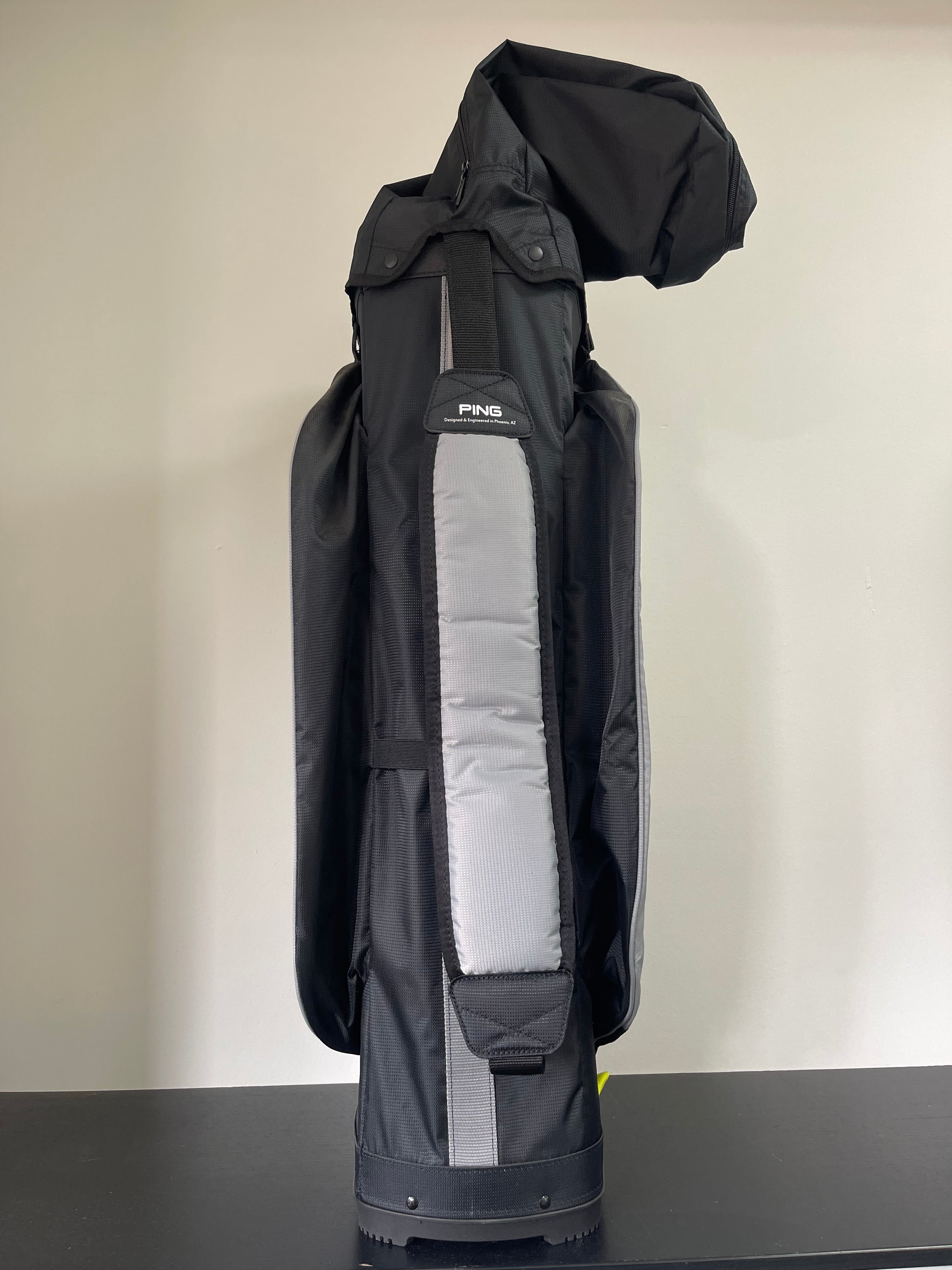 Ping Traverse Cartbag Zwart/Staal