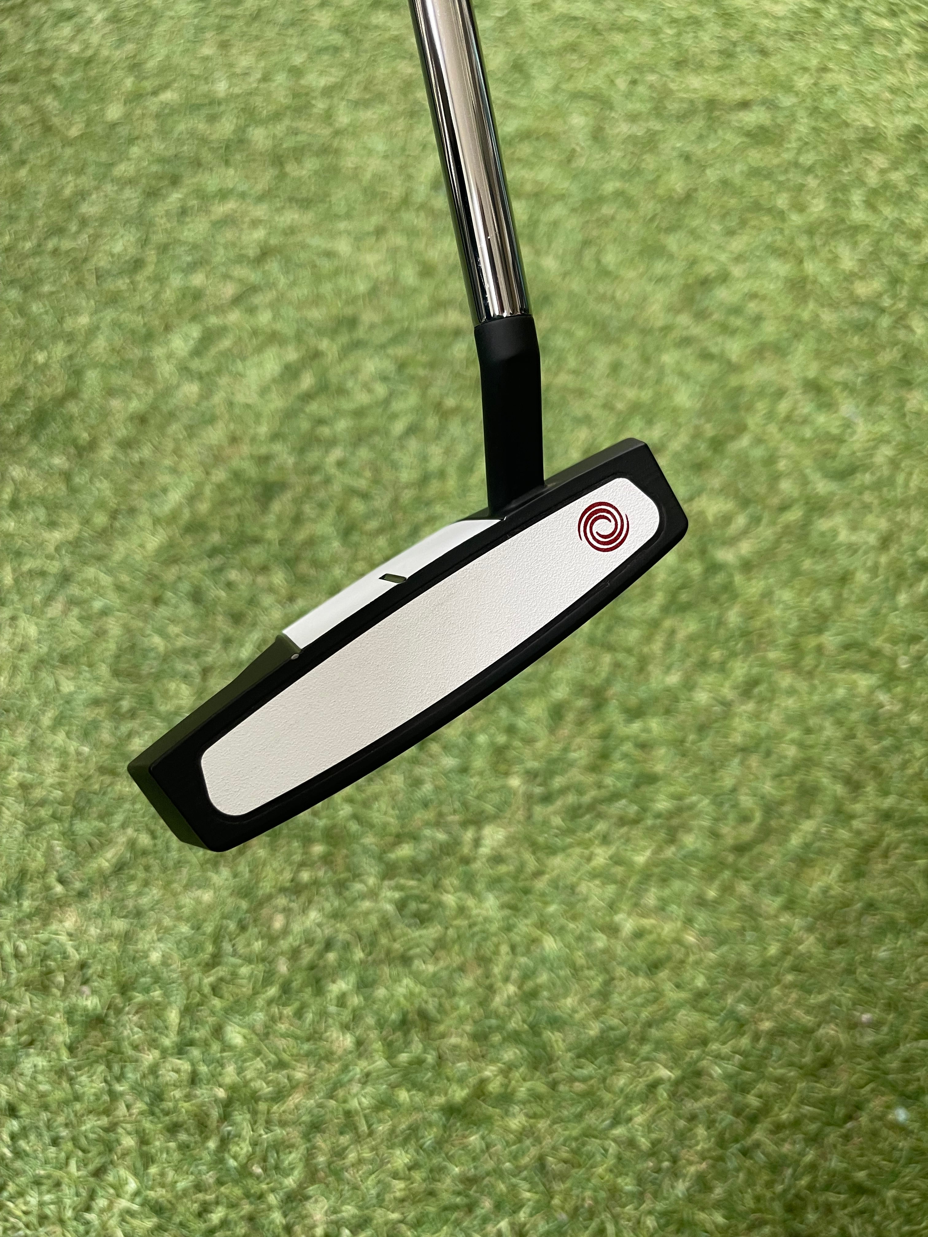 Odyssey White Hot TWELVE s putter 35”