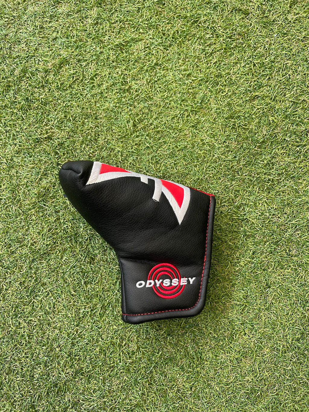 Odyssey DFX putter headcover