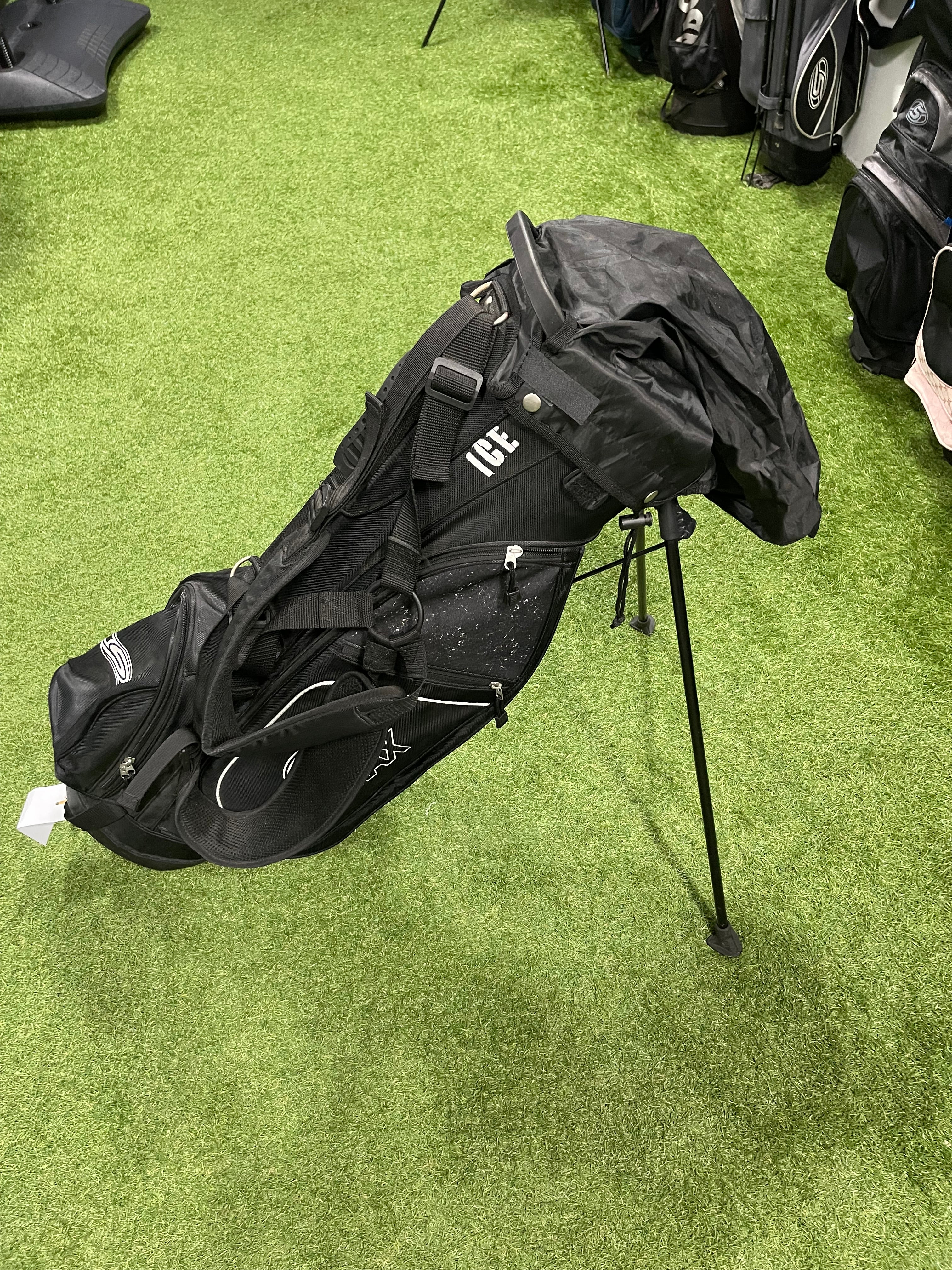 Skymax ICE Standbag Zwart