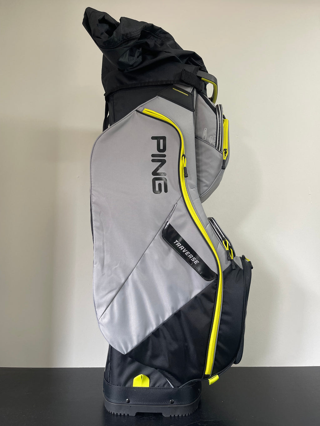Ping Traverse Cartbag Zwart/Staal