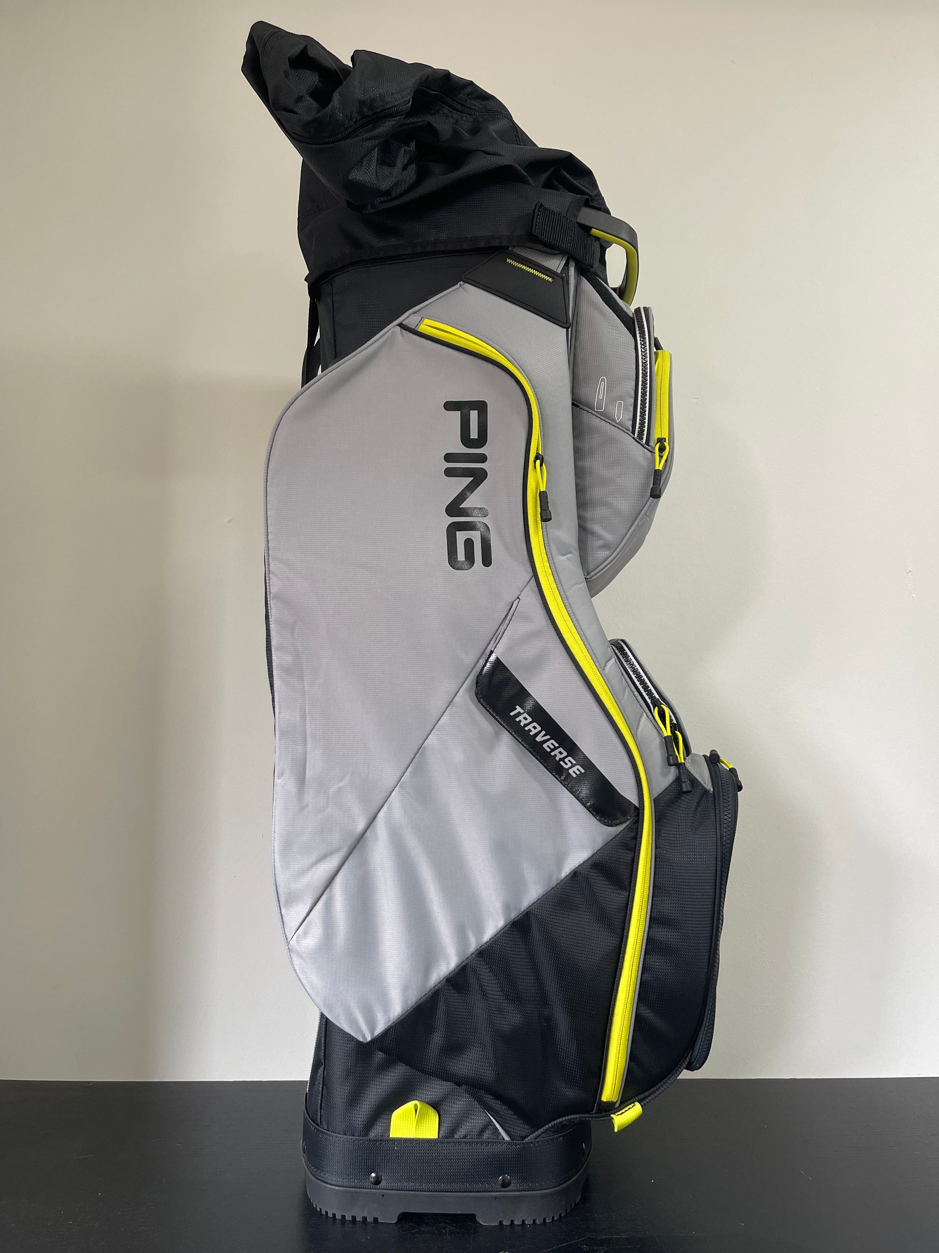 Ping Traverse Cartbag Zwart/Staal