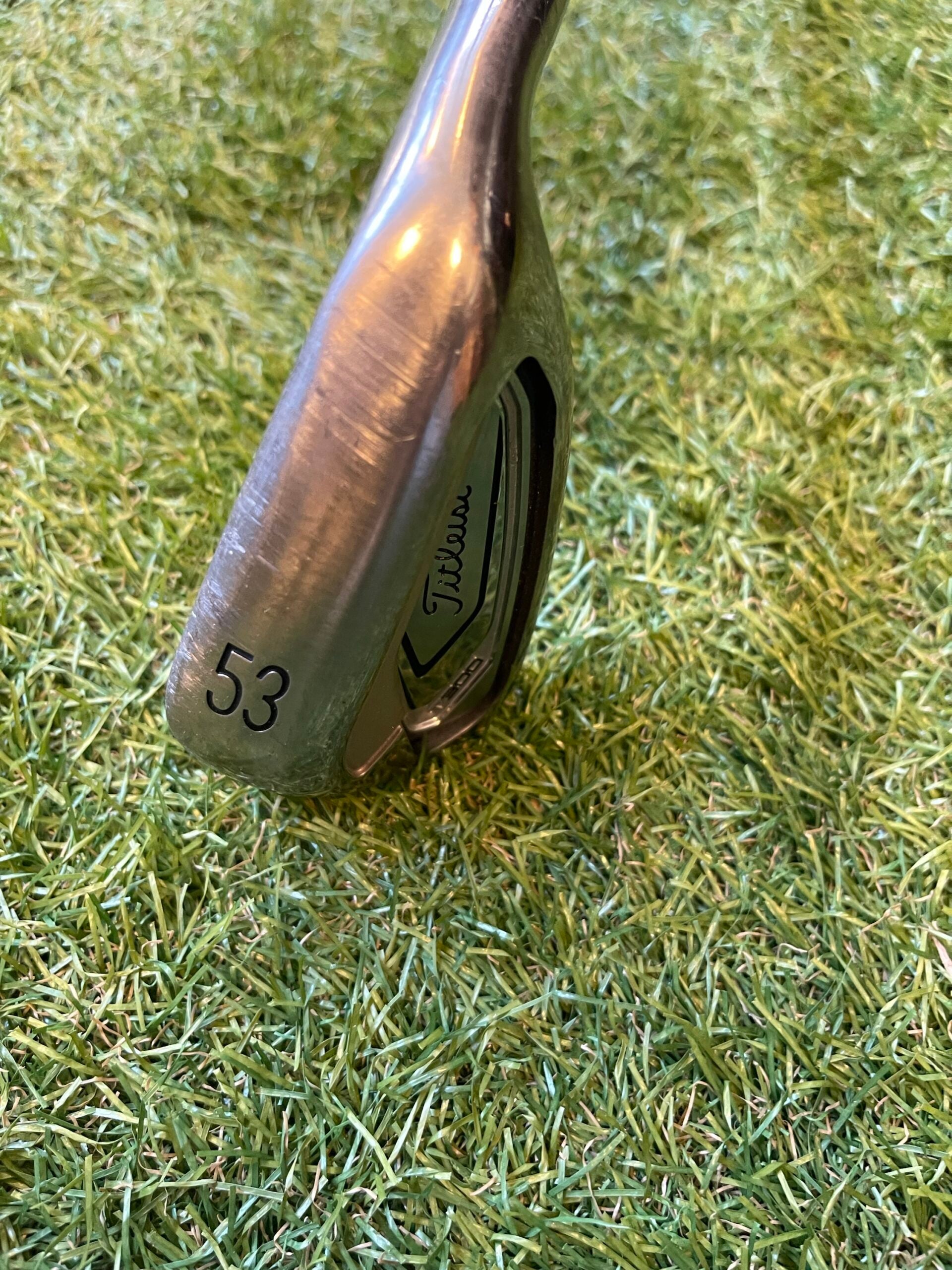 titleist-t300-53°-gapwedge-+-1,5”